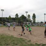 Partido de fútbol en cancha